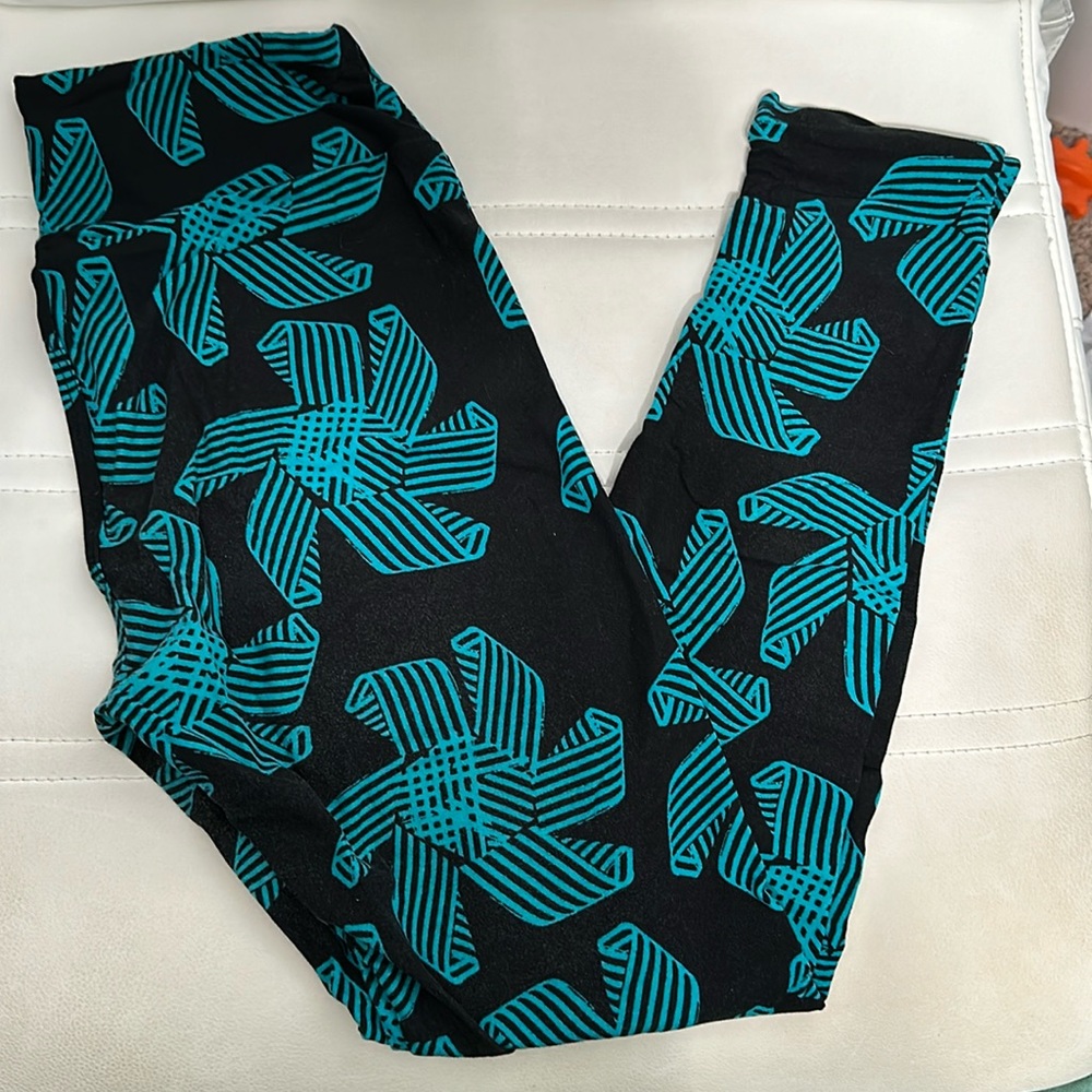 LuLaRoe leggings teal pinwheel flower